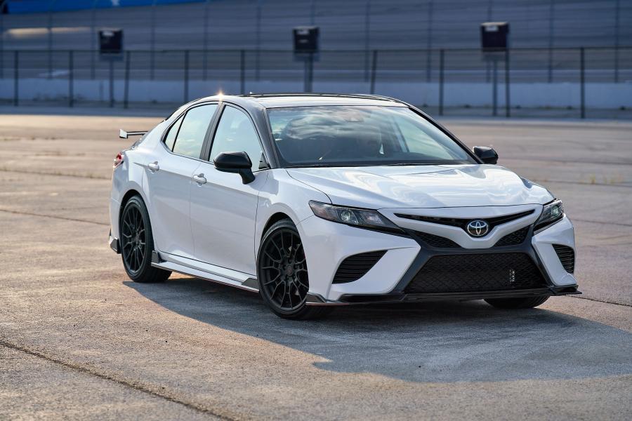  Toyota Camry TRD 2019 года  (NA) (фото 18 из 23)